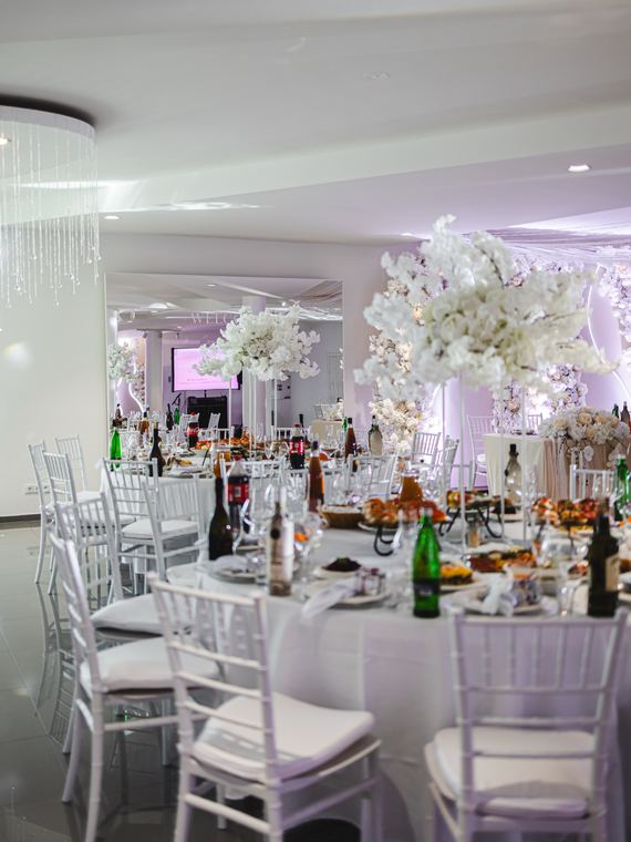 Зал Citadela Hall зі святковим декором