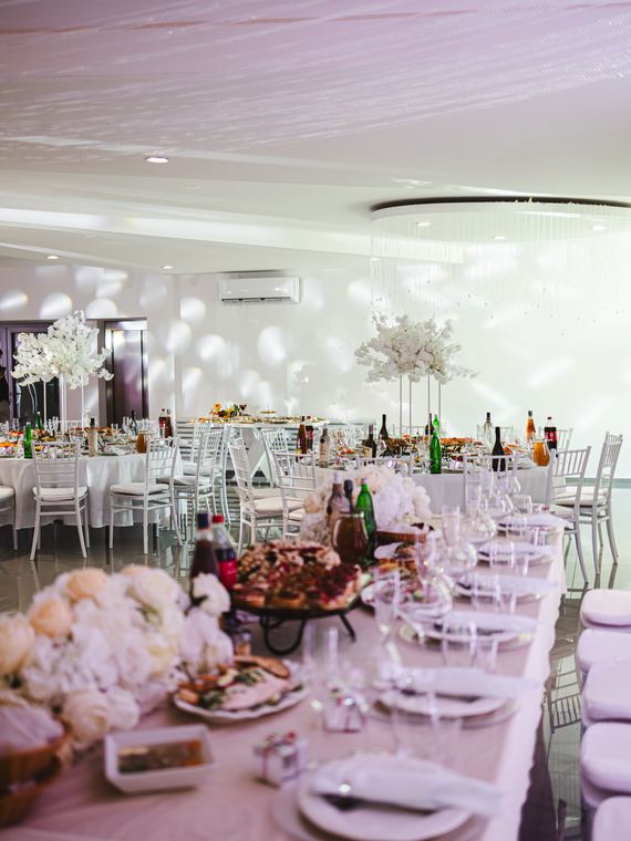 Зал Citadela Hall зі святковим декором